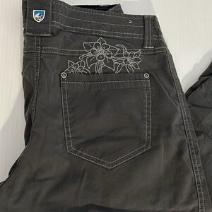 Women’s Kuhl Capris 8